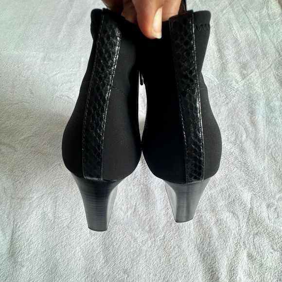 Size 9 Donald J Pliner Volt Snakeskin Embossed Cap Toe Bootie - Picture 8 of 12